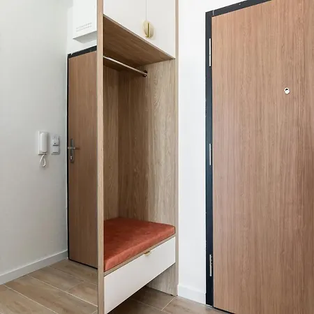 Rent Like - Bel Mare F324